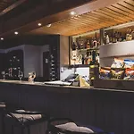 Hotel Pointe De 2*