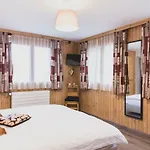 Hotel Pointe De 2*