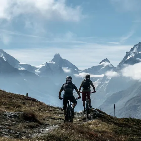 Ξενοδοχείο Pointe De 2*